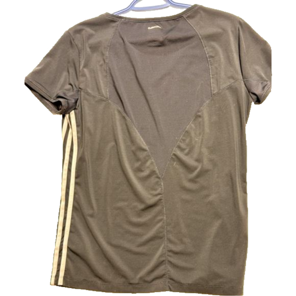 Woman’s Adidas shirt